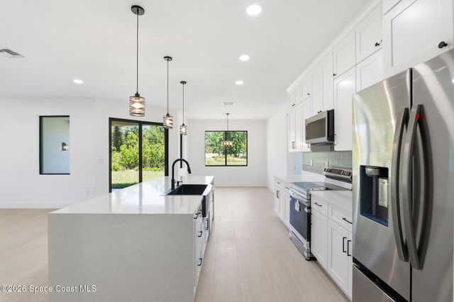 889 Reading Street SE, Palm Bay, FL 32909