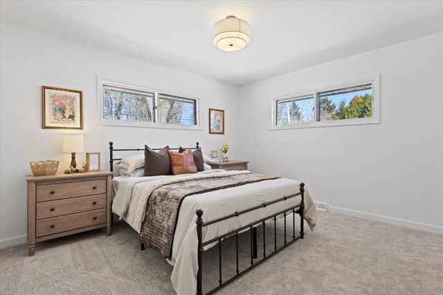 831 W Riverview DRIVE, Glendale, WI 53209