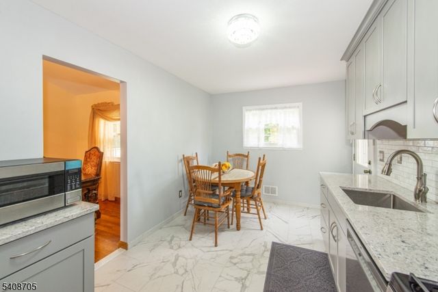 4 George St, Roxbury Twp., NJ 07876