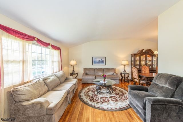 4 George St, Roxbury Twp., NJ 07876