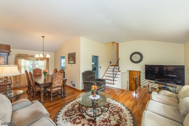 4 George St, Roxbury Twp., NJ 07876