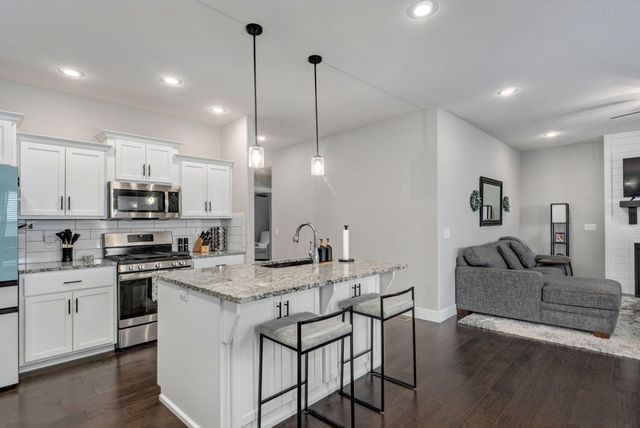 854 E Acacia Lane, Nixa, MO 65714