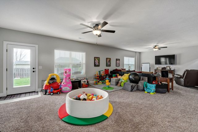 854 E Acacia Lane, Nixa, MO 65714