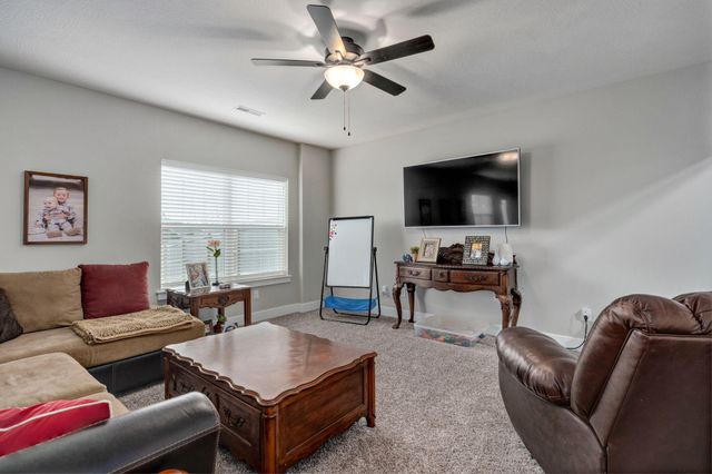 854 E Acacia Lane, Nixa, MO 65714