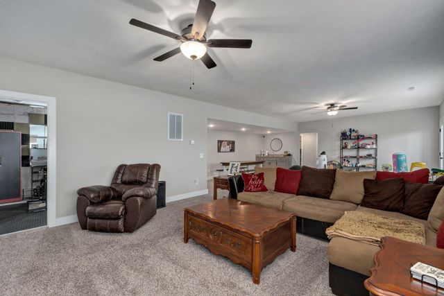 854 E Acacia Lane, Nixa, MO 65714