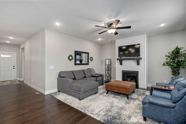 854 E Acacia Lane, Nixa, MO 65714