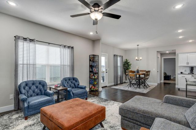 854 E Acacia Lane, Nixa, MO 65714