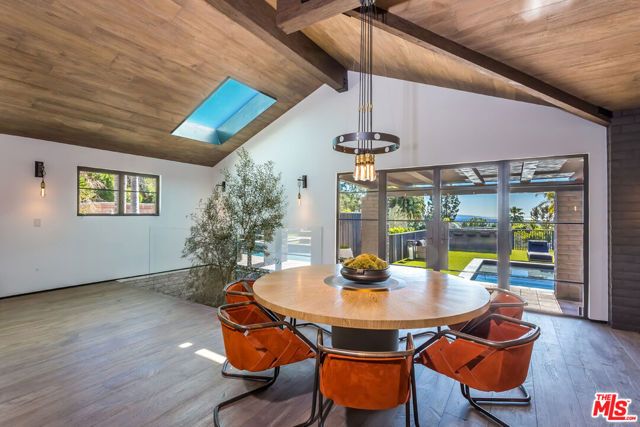 1707 Rising Glen Road, Los Angeles, CA 90069