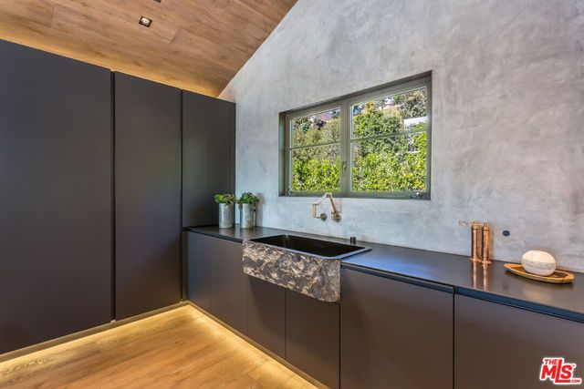1707 Rising Glen Road, Los Angeles, CA 90069
