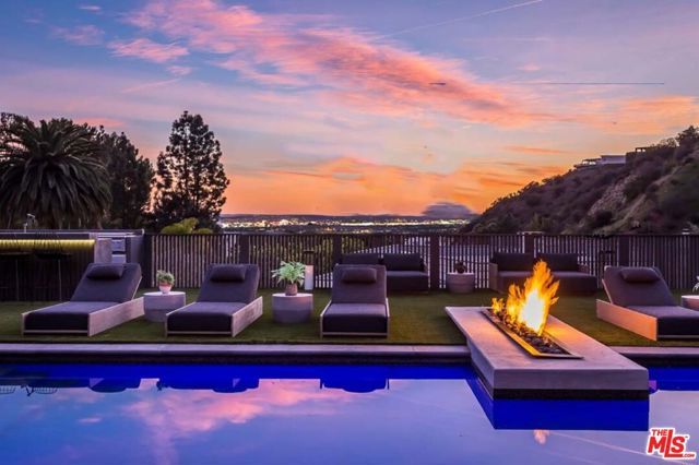 1707 Rising Glen Road, Los Angeles, CA 90069
