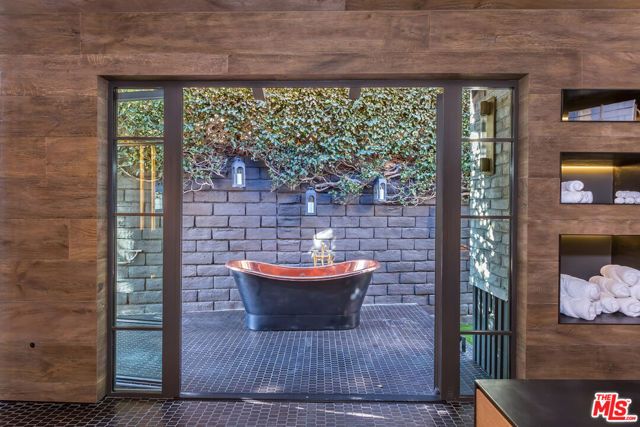 1707 Rising Glen Road, Los Angeles, CA 90069