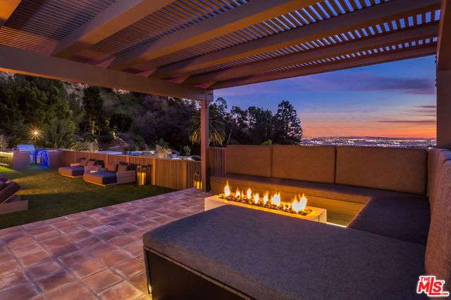 1707 Rising Glen Road, Los Angeles, CA 90069