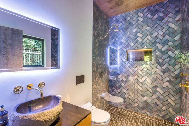 1707 Rising Glen Road, Los Angeles, CA 90069