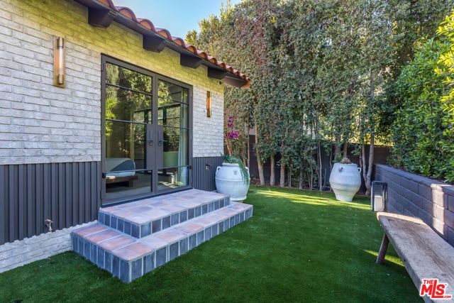 1707 Rising Glen Road, Los Angeles, CA 90069