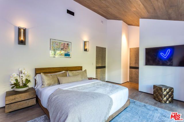 1707 Rising Glen Road, Los Angeles, CA 90069