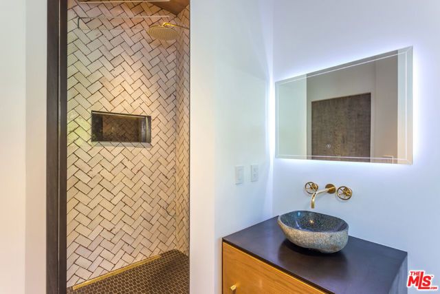 1707 Rising Glen Road, Los Angeles, CA 90069
