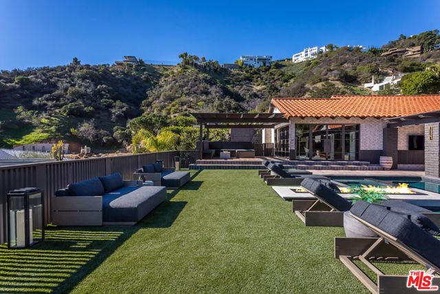 1707 Rising Glen Road, Los Angeles, CA 90069