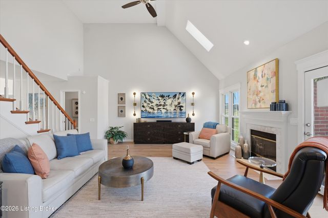 10215 Glenmary Farm Dr, Louisville, KY 40291