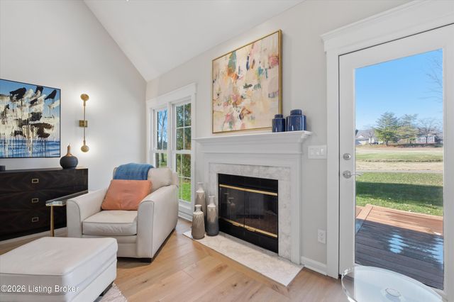 10215 Glenmary Farm Dr, Louisville, KY 40291