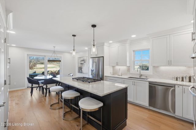 10215 Glenmary Farm Dr, Louisville, KY 40291