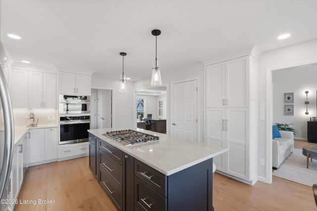 10215 Glenmary Farm Dr, Louisville, KY 40291