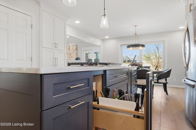 10215 Glenmary Farm Dr, Louisville, KY 40291