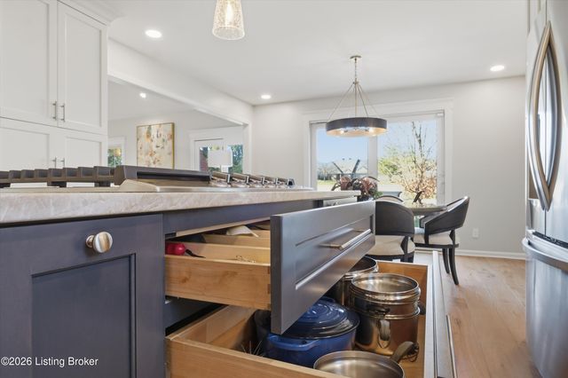 10215 Glenmary Farm Dr, Louisville, KY 40291