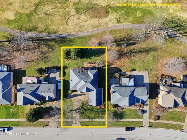 10215 Glenmary Farm Dr, Louisville, KY 40291