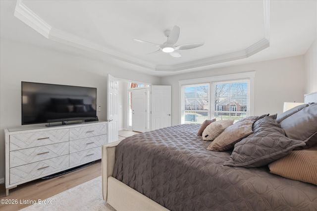 10215 Glenmary Farm Dr, Louisville, KY 40291