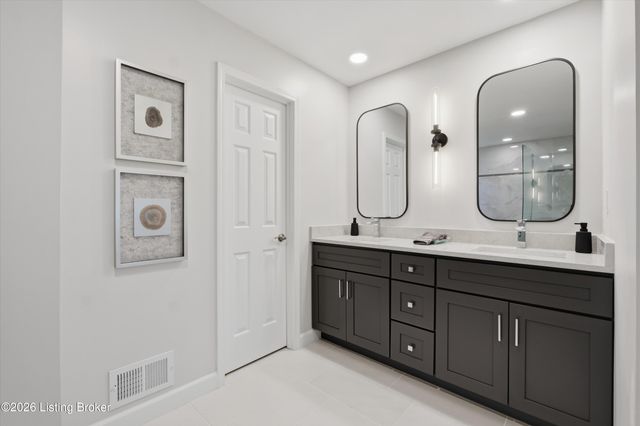 10215 Glenmary Farm Dr, Louisville, KY 40291