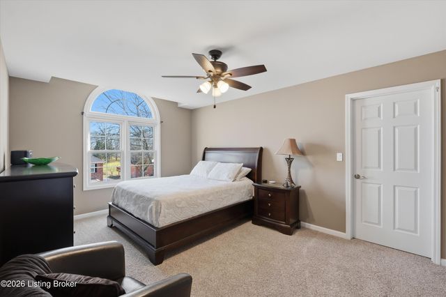 10215 Glenmary Farm Dr, Louisville, KY 40291