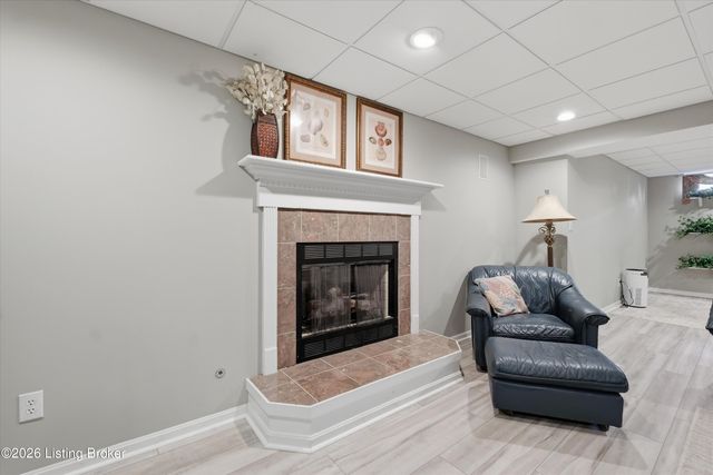 10215 Glenmary Farm Dr, Louisville, KY 40291