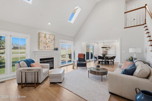 10215 Glenmary Farm Dr, Louisville, KY 40291