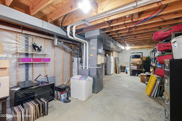 10215 Glenmary Farm Dr, Louisville, KY 40291