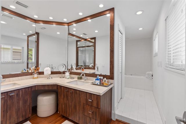 735 Benevento Ave, Coral Gables, FL 33146