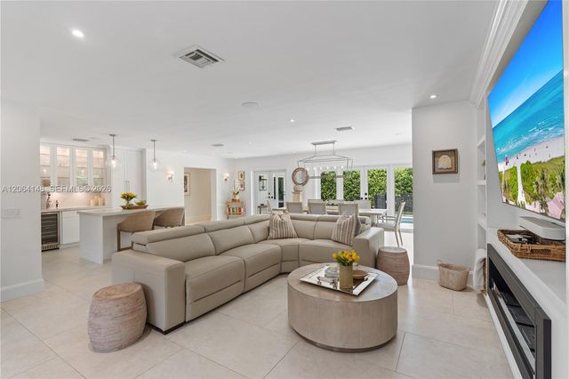 735 Benevento Ave, Coral Gables, FL 33146