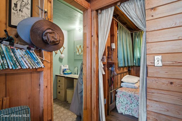 9598 S Upper Twin Lakes Shore, Rathdrum, ID 83858