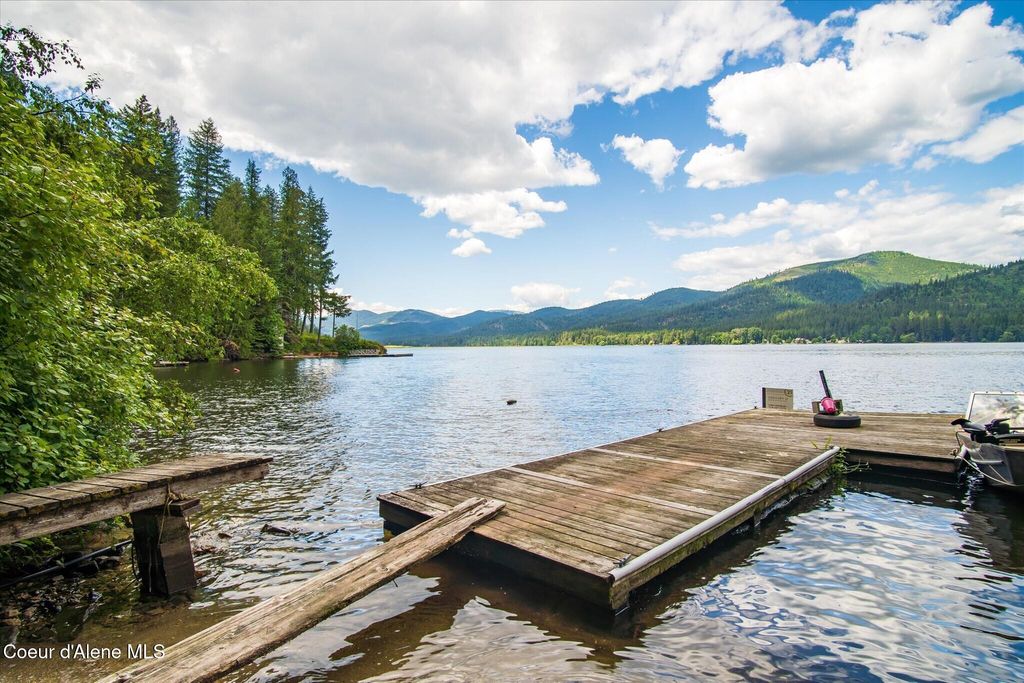 9598 S Upper Twin Lakes Shore, Rathdrum, ID 83858