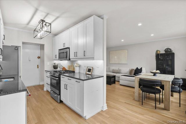 793 Palmer Road 3F, Bronxville, NY 10708