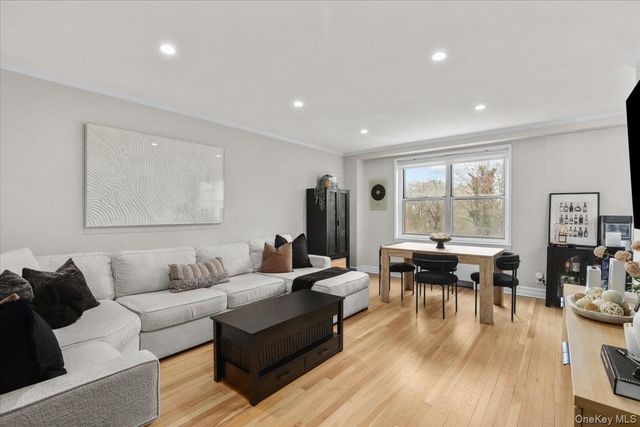 793 Palmer Road 3F, Bronxville, NY 10708