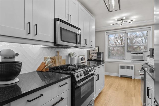 793 Palmer Road 3F, Bronxville, NY 10708