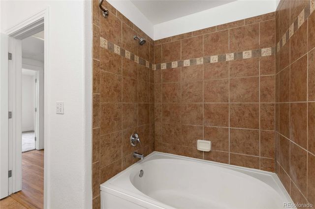 9059 E Panorama Circle B211, Englewood, CO 80112