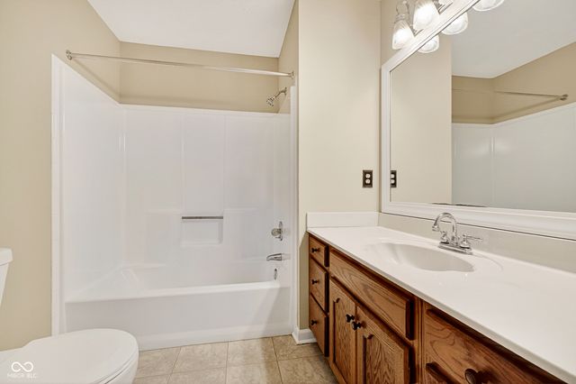 9970 Oakleaf Way, Mccordsville, IN 46055