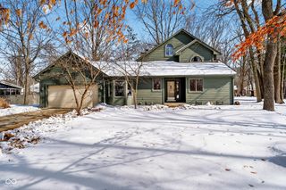 9970 Oakleaf Way, Mccordsville, IN 46055