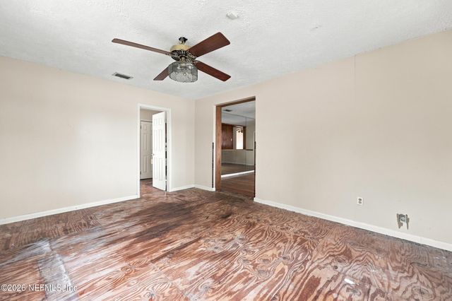 8140 W CONCORD Boulevard W, Jacksonville, FL 32208
