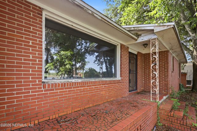 8140 W CONCORD Boulevard W, Jacksonville, FL 32208
