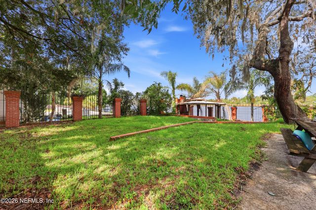 8140 W CONCORD Boulevard W, Jacksonville, FL 32208