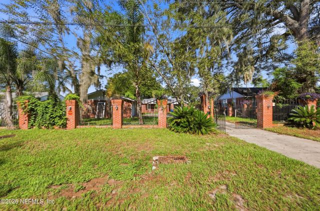 8140 W CONCORD Boulevard W, Jacksonville, FL 32208