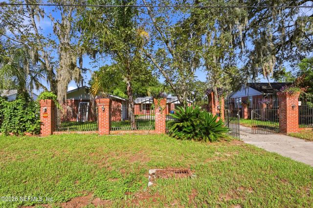 8140 W CONCORD Boulevard W, Jacksonville, FL 32208