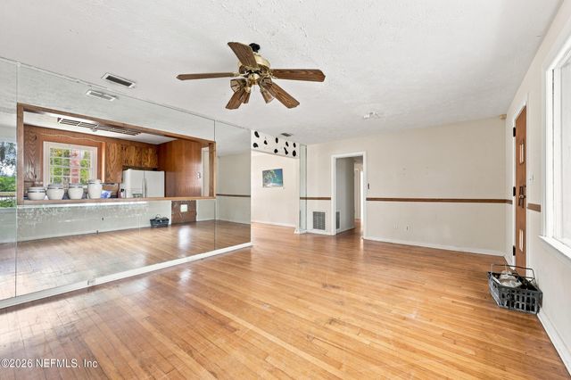8140 W CONCORD Boulevard W, Jacksonville, FL 32208